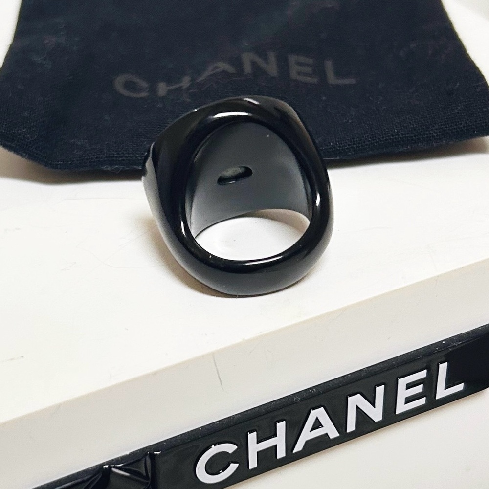 Authentic Chanel RARE Vintage 2003 Pink / Black Coco Chanel Acrylic Ring - Picture 8 of 14